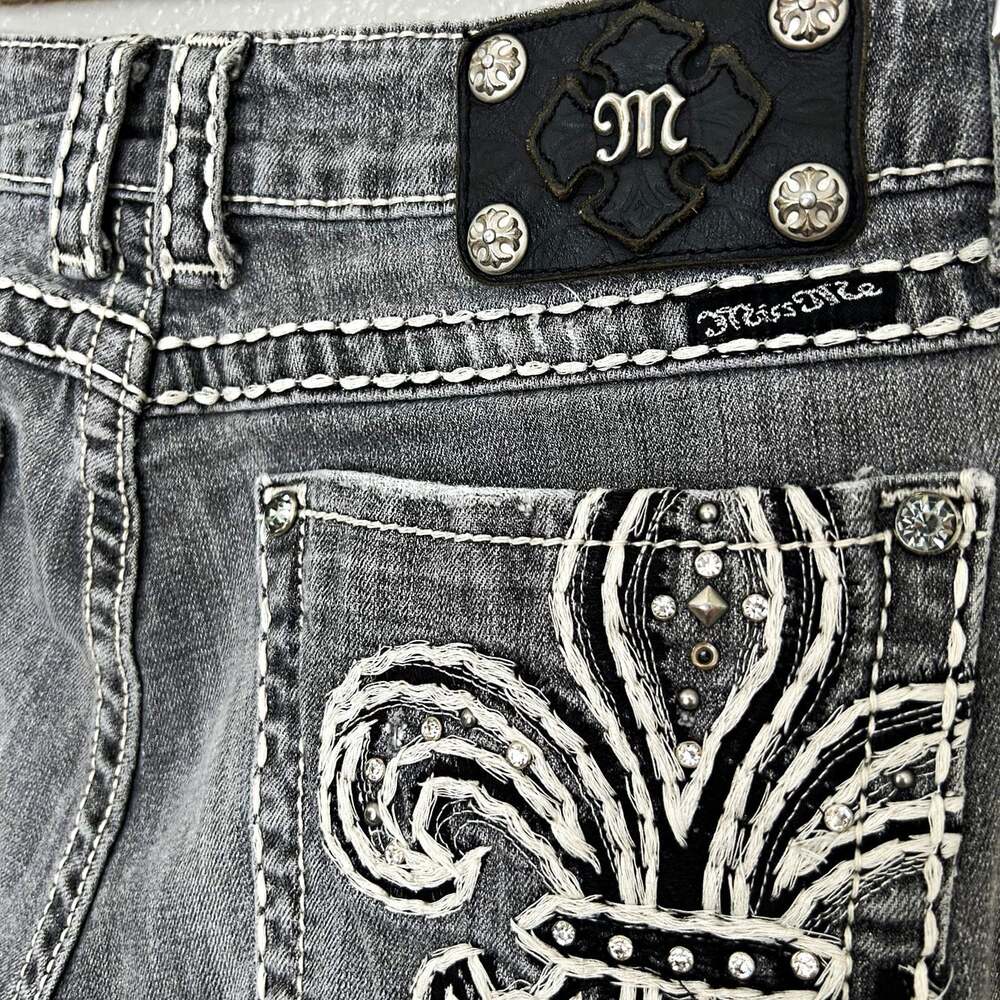 Miss Me JP109-2 Women's Gray Wash Low Rise Bootcut Slim Embroidered Size 31